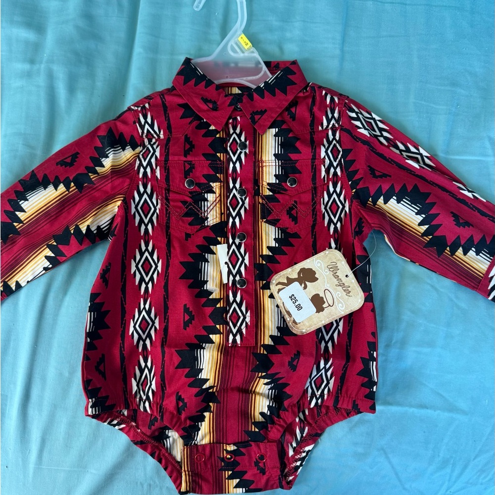 Wrangler boys size 6-9 months new with new worn tag